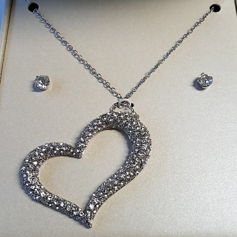 Kim Rogers rhinestone pendant necklace with stud e